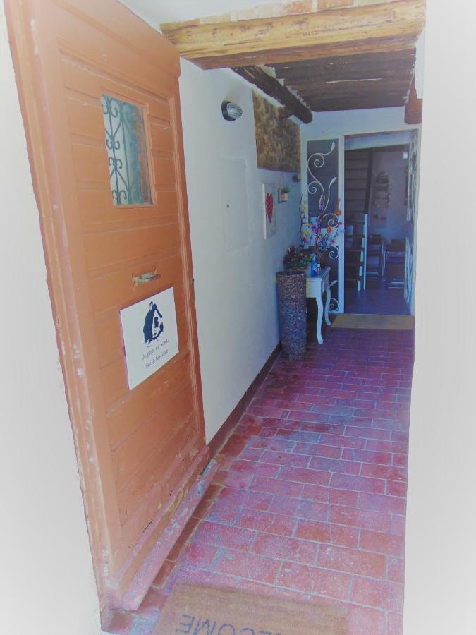 B&B Un Posto Nel Mondo Сієна Екстер'єр фото